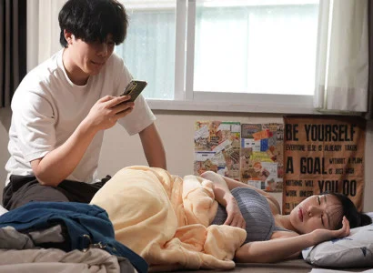Gã này ham nhìn người yêu ngoại tình
